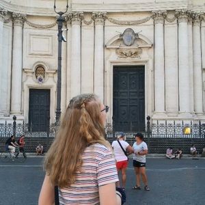 Meet your Posher, Nina